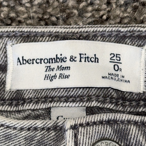 Abercrombie High Rise Mom Jeans - Picture 2 of 3